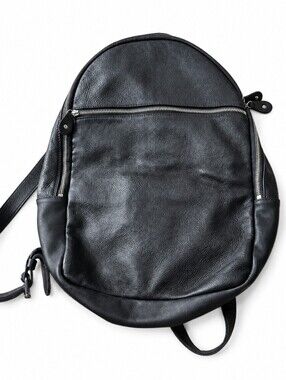 Roots Canada Black Pebbled Leather Backpack Purse Adjustable Straps Everyday Bag